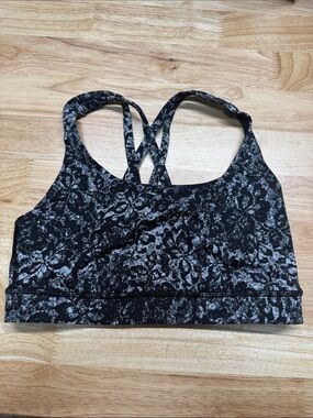 Lululemon sports bra size 6